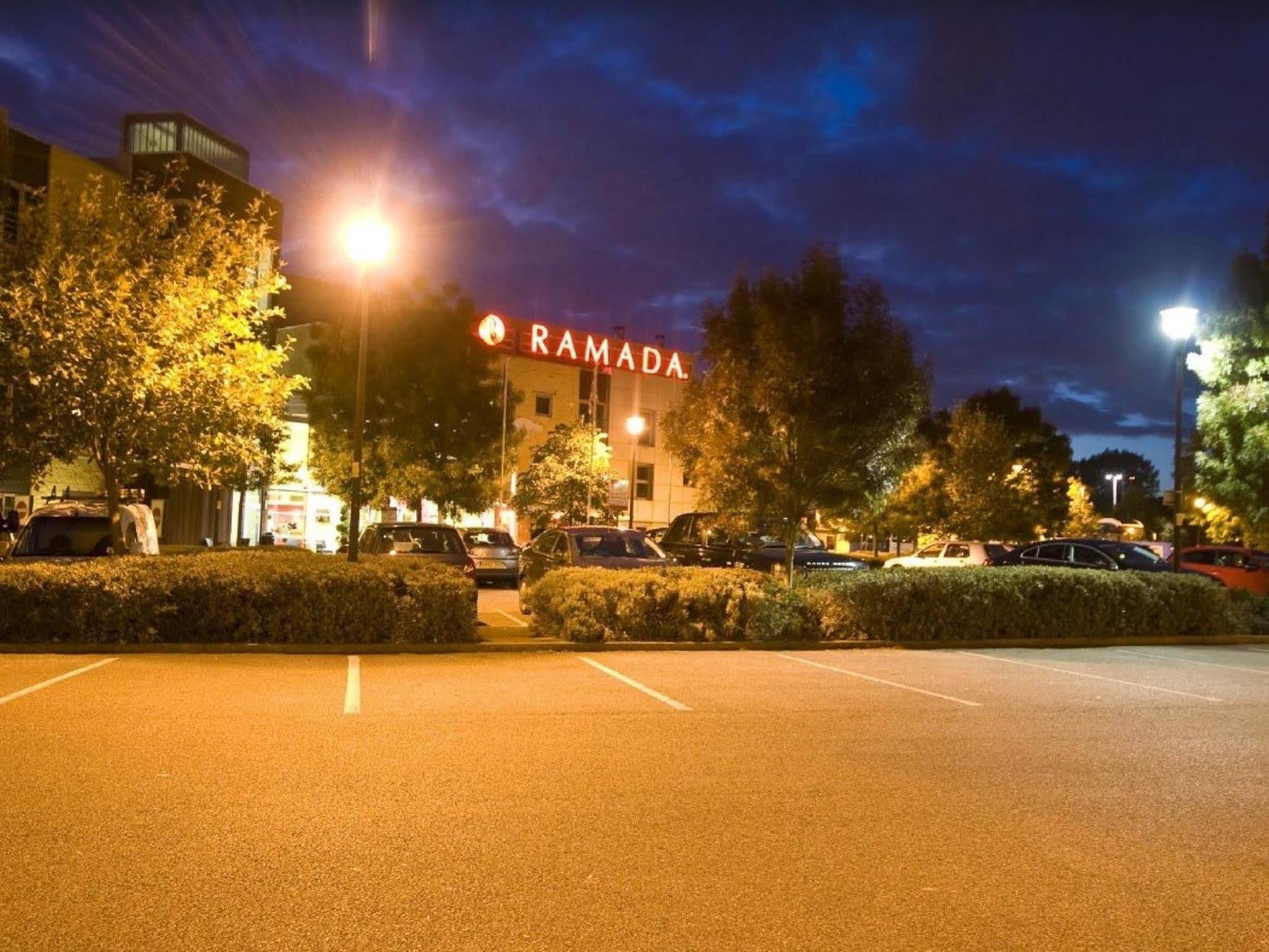 Ramada London North Hotell Edgware Exteriör bild